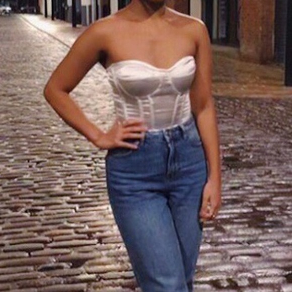 White Satin Corset - Picture 7 of 8